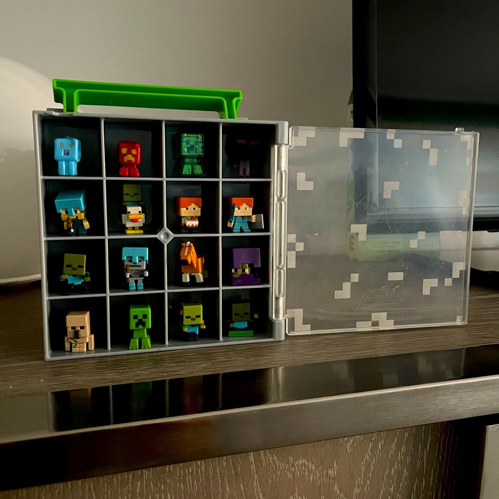 MINECRAFT MINI FIGURE SET WITH BOX